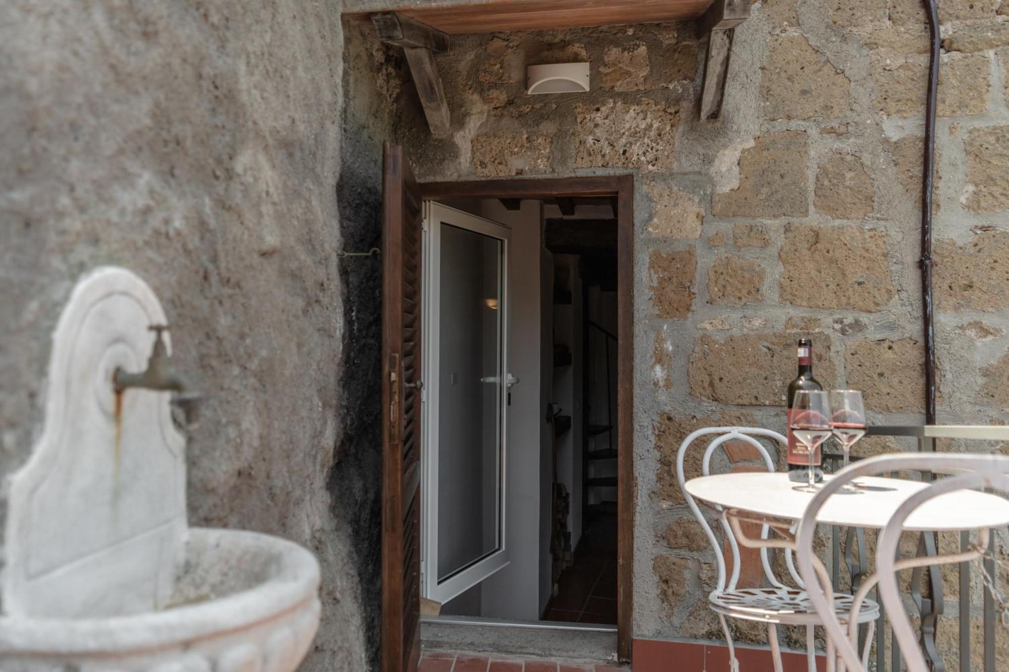 Antica Porta Di Sovana Pitigliano Exterior photo